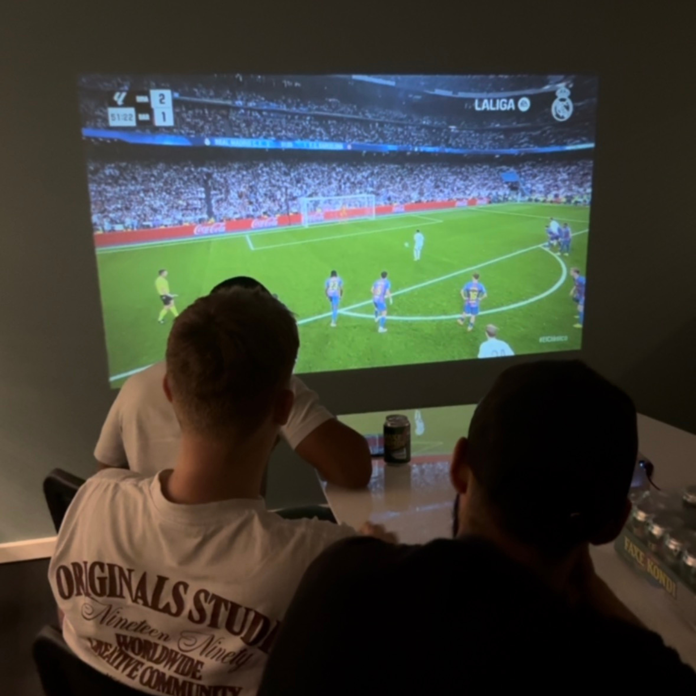 BEAM PROJEKTOR 2.0-WiFi & Bluetooth med 4K HD Support